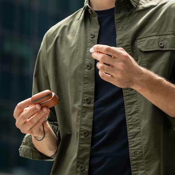 Kryt UNIQ Terra Apple AirPods Pro 2 Genuine Leather dallas black