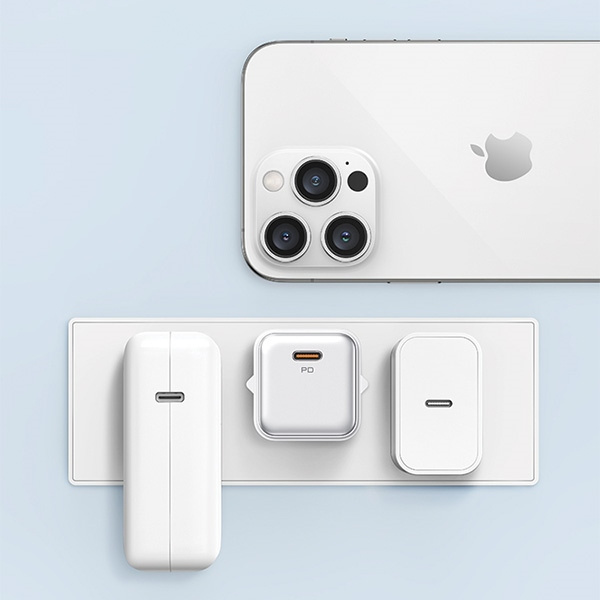 Síťová nabíječka USAMS CC186TC02  1xUSB-C 30W PD Fast Charging X-ron Series white