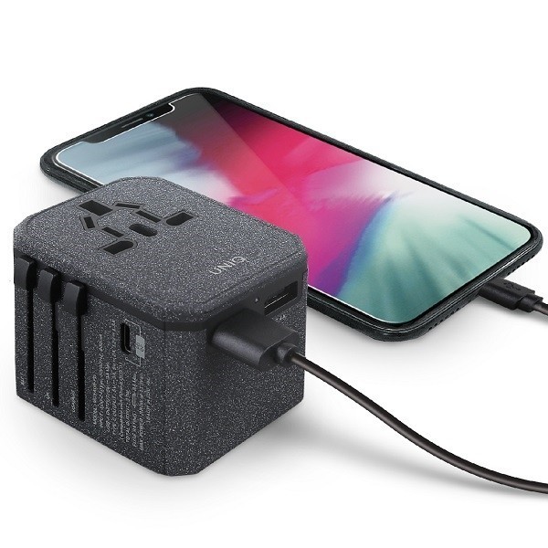 Síťová nabíječka UNIQ Voyage World Adapter 33W + 2xUSB + PD 18W + QC 3.0 charcoal grey (LITHOS Collective)