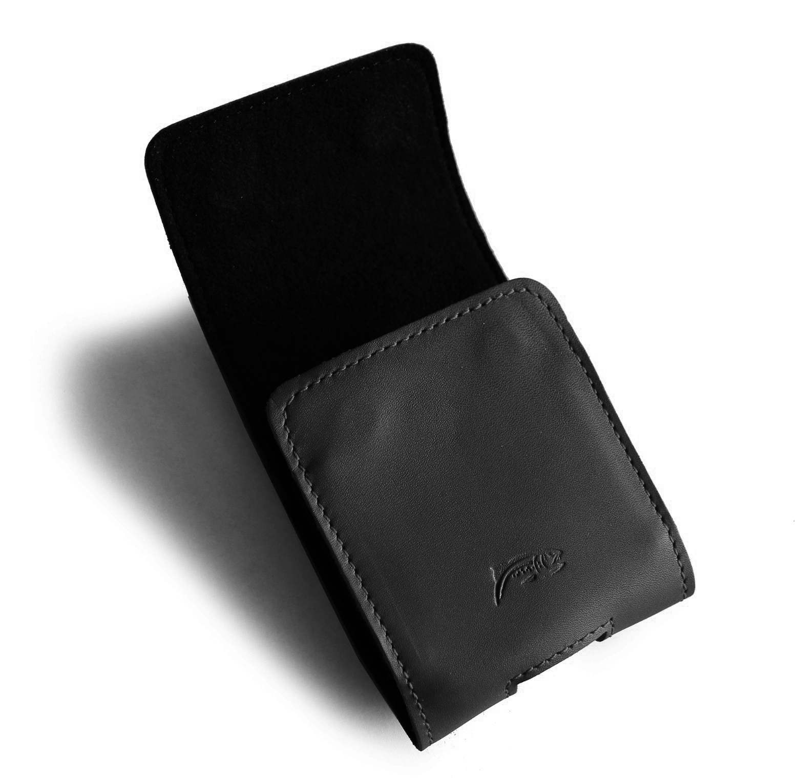 Kryt LURESKO HECTOR FLIP M leather neck / belt / loop case for Flip models (black smooth with black thread)