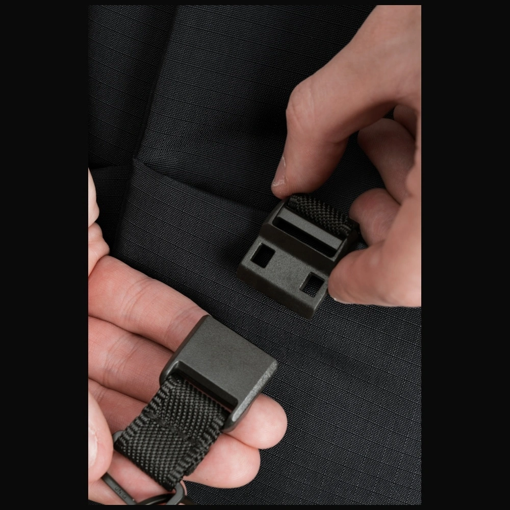 Kryt UNIQ Arden Sling 2L Bag beige