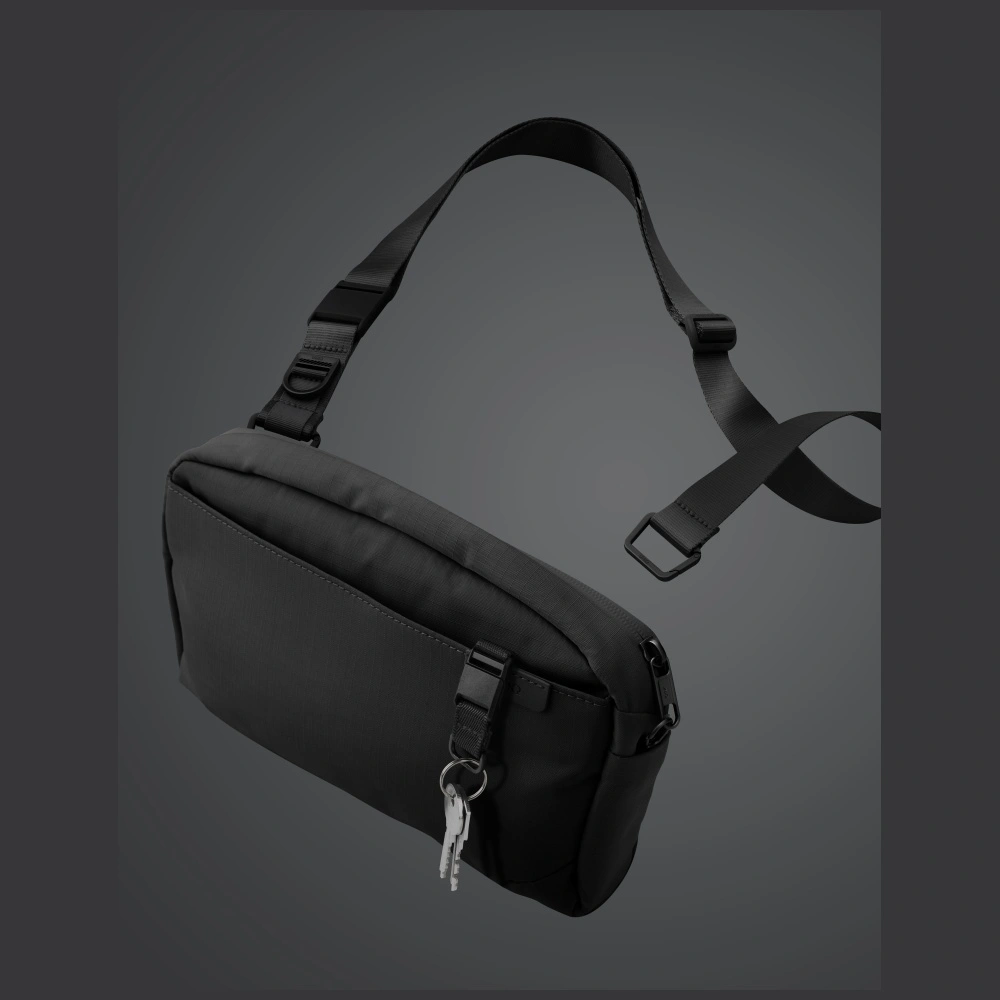 Kryt UNIQ Arden Sling 2L Bag black