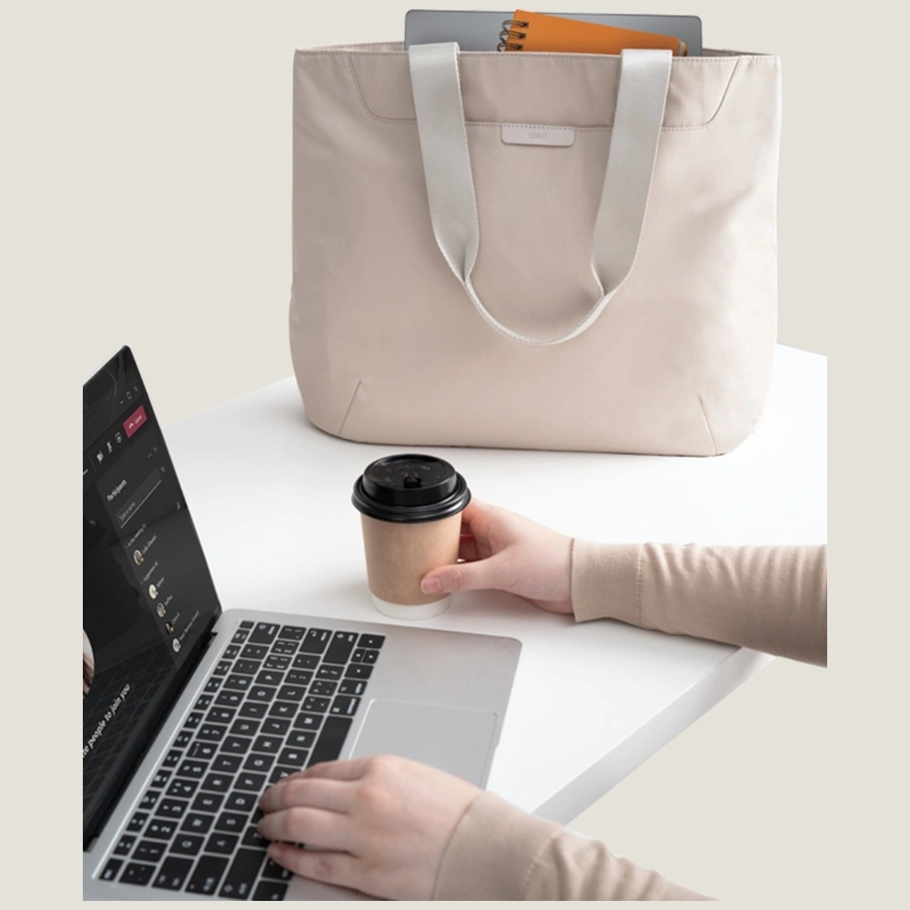 Kryt UNIQ Arden Tote 16L Bag beige