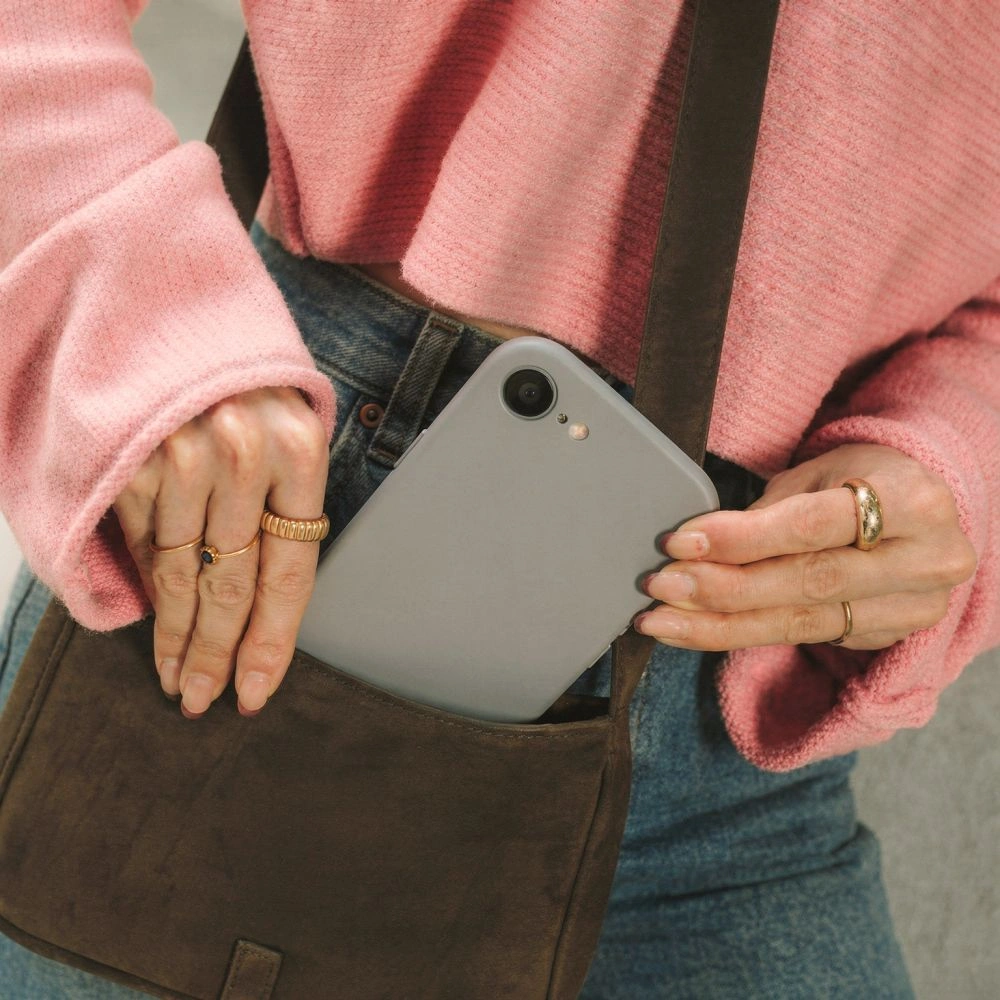 Kryt Tech-Protect Silicone MagSafe Apple iPhone 17e / 16e Stone Grey