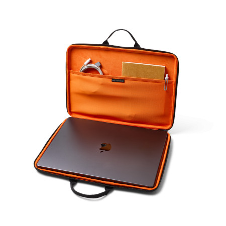 Kryt UAG Urban Armor Gear Civilian Shock Sleeve with a handle Apple MacBook 15" - 16" (black)