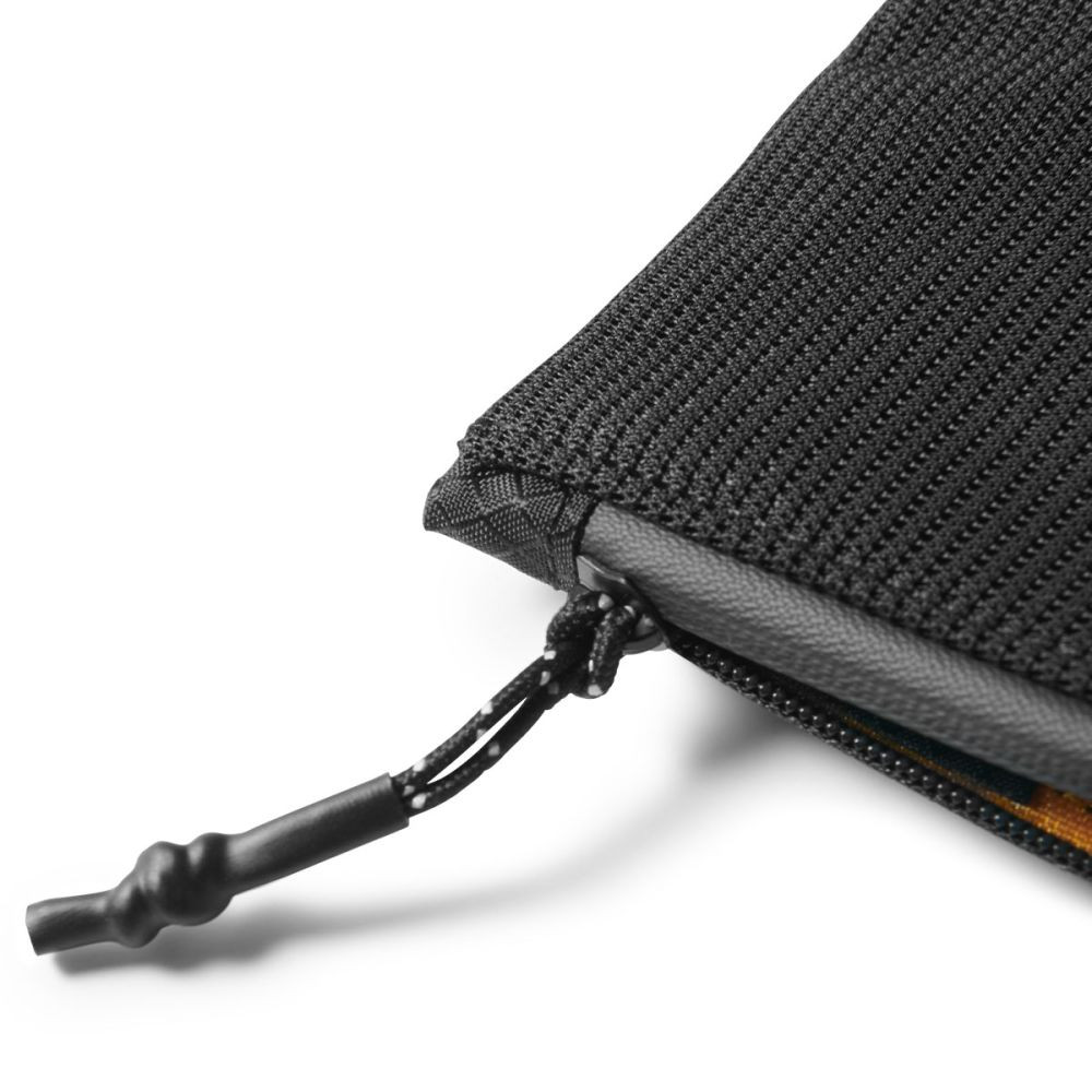 Kryt Spigen LF300 Soft RFID Card Holder Black